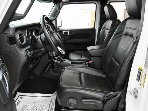 Used 2020 Jeep Gladiator Overland AWD/4WD image 11