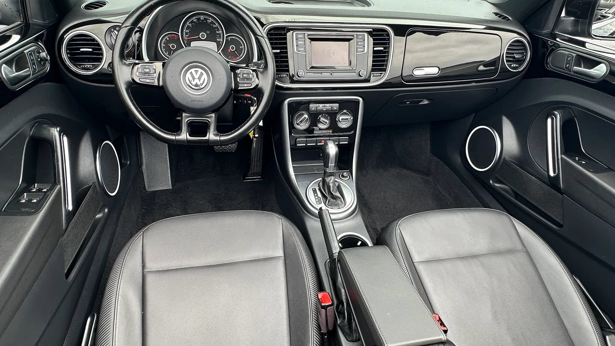 Used 2018 Volkswagen Beetle 2.0T S FWD image 13