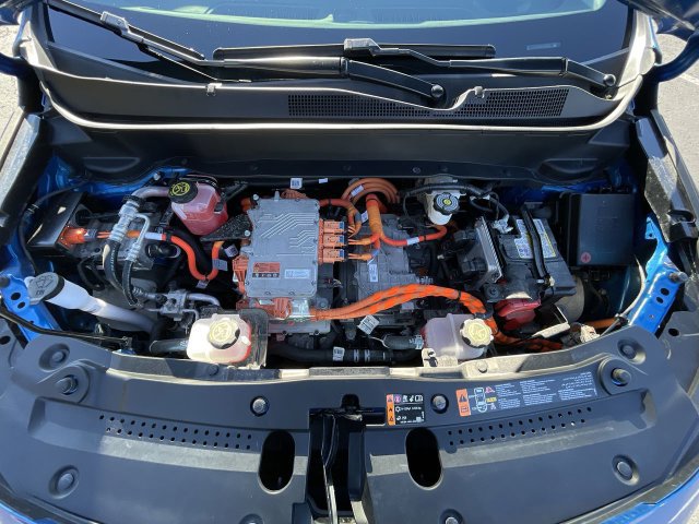 Used 2023 Chevrolet Bolt EUV LT w/ Convenience Package FWD image 28