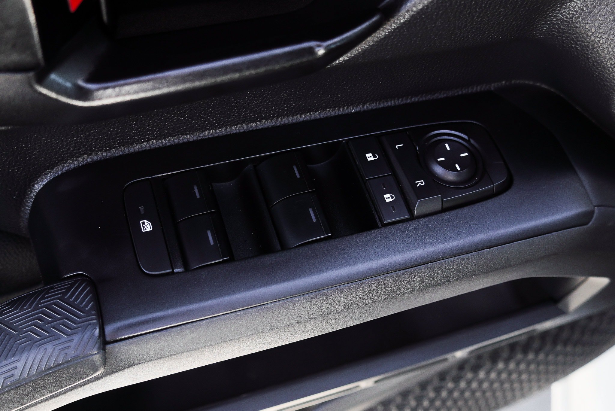 Certified 2024 Toyota Tacoma SR w/ SR Upgrade Package AWD/4WD image 19