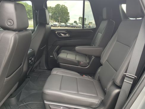 Used 2024 Chevrolet Tahoe LT w/ LT Signature Plus Package RWD image 12
