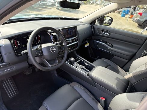 New 2026 Nissan Pathfinder SL FWD image 12
