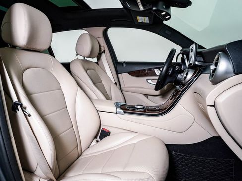 Used 2018 Mercedes-Benz GLC 300 4MATIC image 15