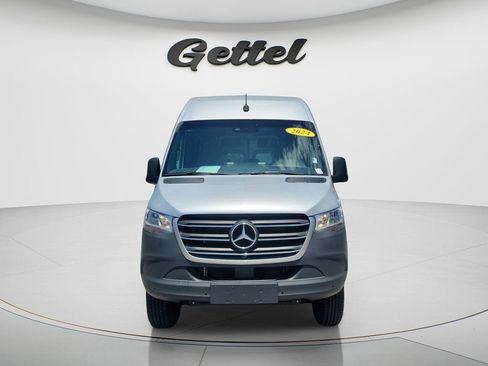 Used 2024 Mercedes-Benz Sprinter 2500 image 8