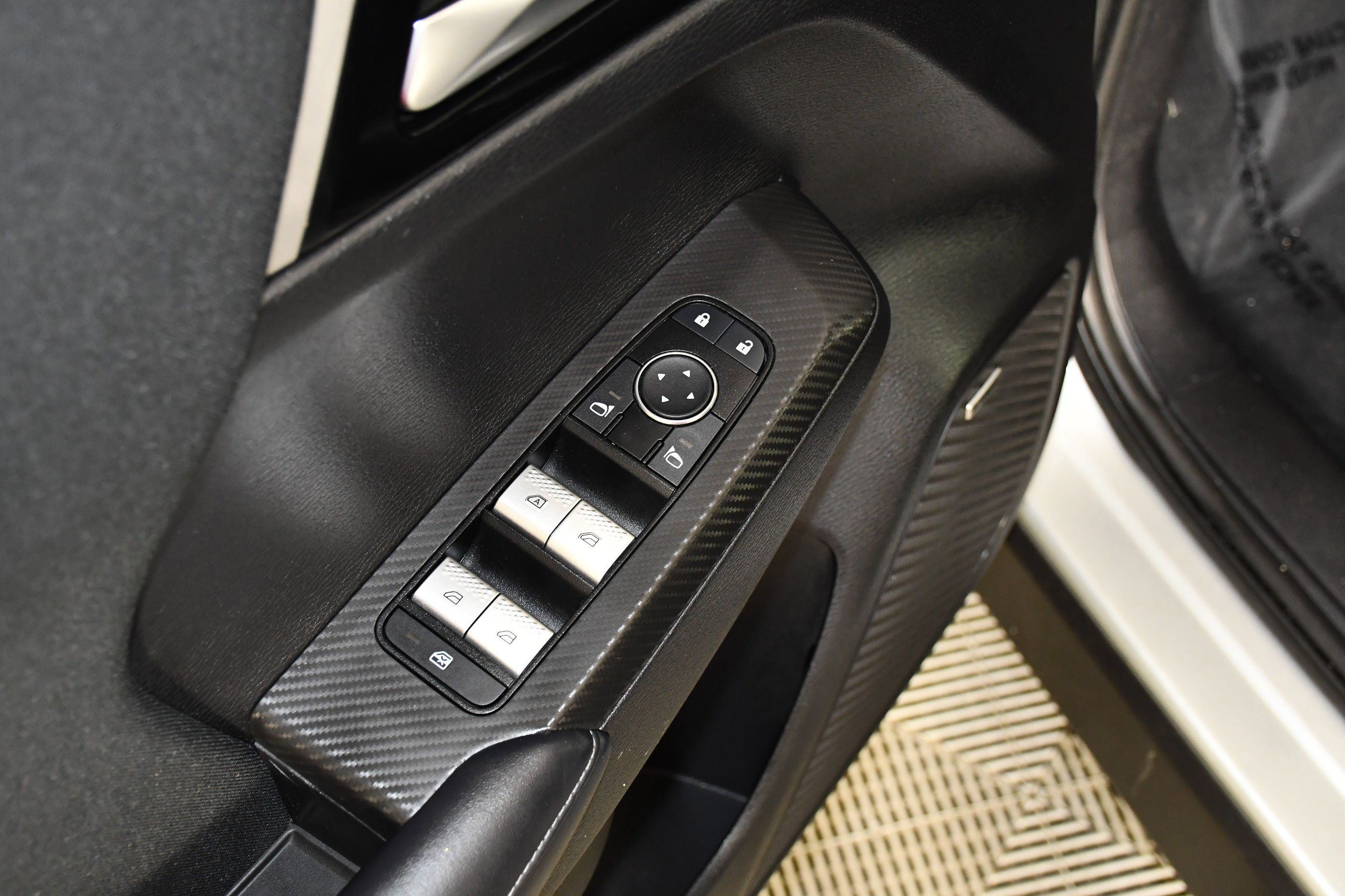 Used 2025 Mitsubishi Outlander ES FWD image 22