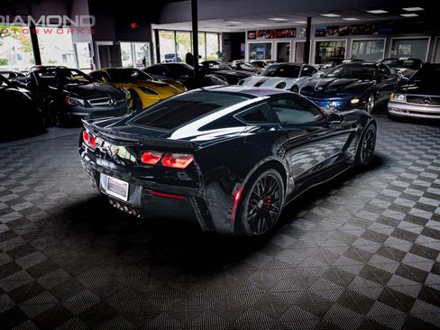 Used 2015 Chevrolet Corvette Z06 w/ 3LZ Preferred Equipment Group RWD image 51