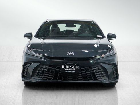 Used 2025 Toyota Camry SE image 8