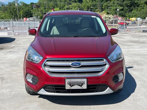 Certified 2017 Ford Escape SE w/ SE Cold Weather Package AWD/4WD image 5