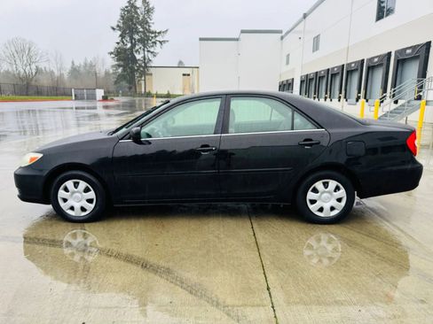 Used 2004 Toyota Camry LE image 2
