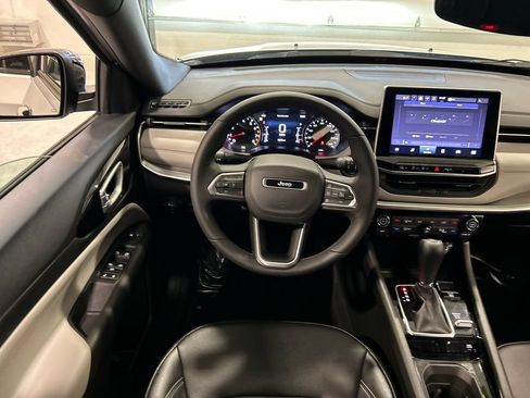 Used 2025 Jeep Compass Limited AWD/4WD image 28