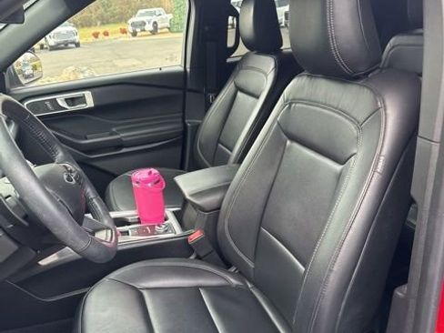 Used 2020 Ford Explorer XLT w/ Equipment Group 202A image 31