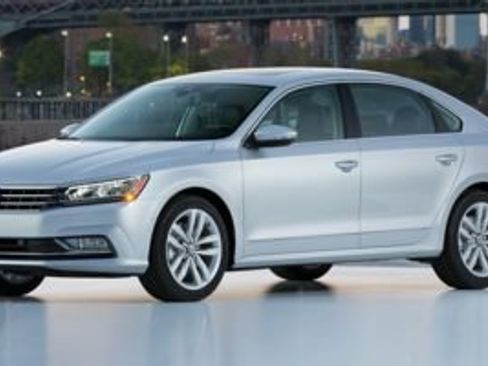 Used 2018 Volkswagen Passat 2.0T S FWD image 1