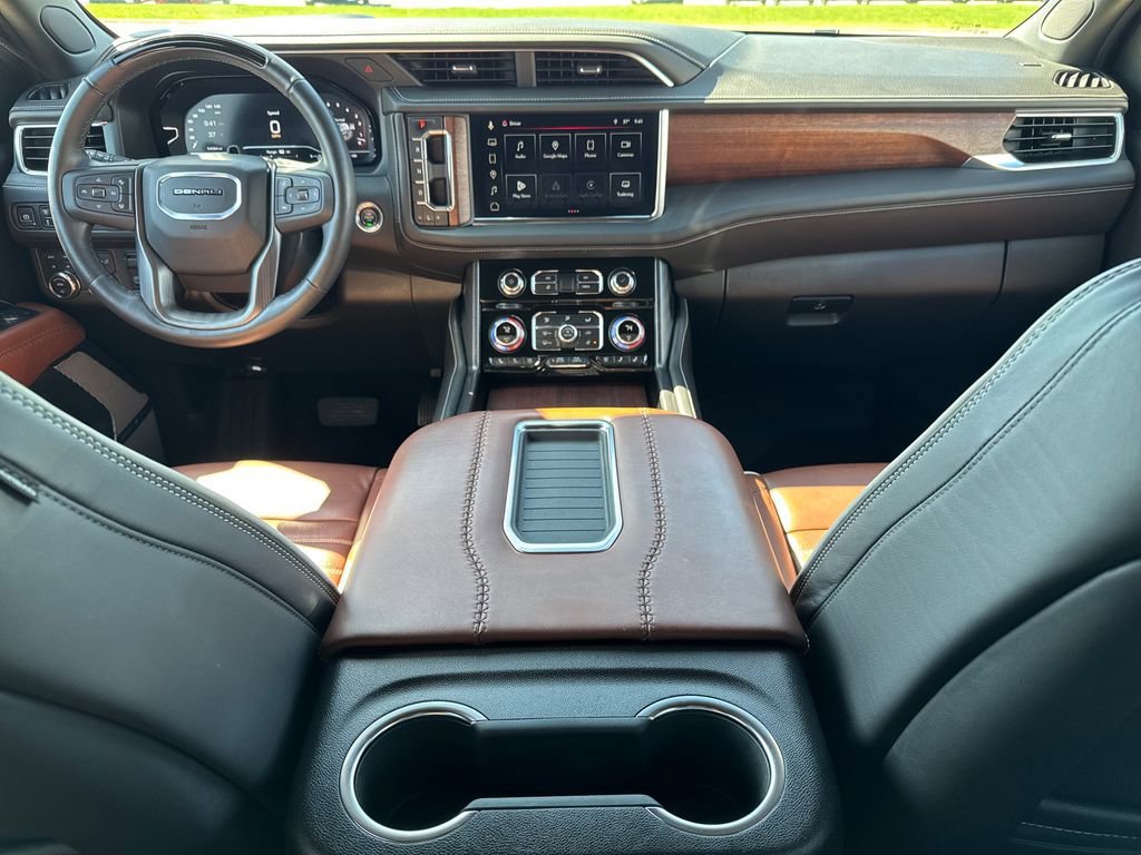 Certified 2024 GMC Yukon Denali Ultimate AWD/4WD image 21