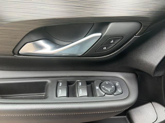 Used 2022 GMC Terrain SLE FWD image 12