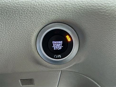 Used 2022 Chrysler Pacifica Limited image 27