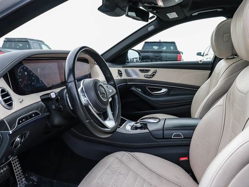 Used 2018 Mercedes-Benz S 560 Sedan image 23