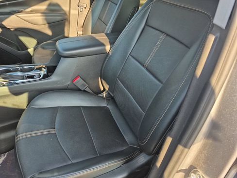 Used 2024 Chevrolet Equinox Premier AWD/4WD image 11