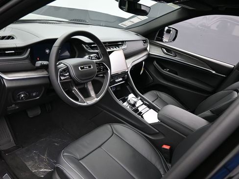 New 2025 Jeep Grand Cherokee L Overland image 26