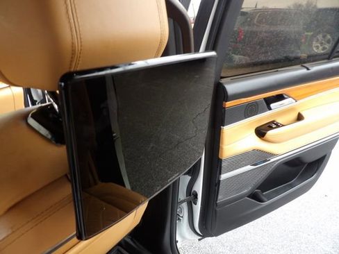 Used 2022 Jeep Grand Wagoneer Series III w/ Rear Seat Video Group 1 image 25