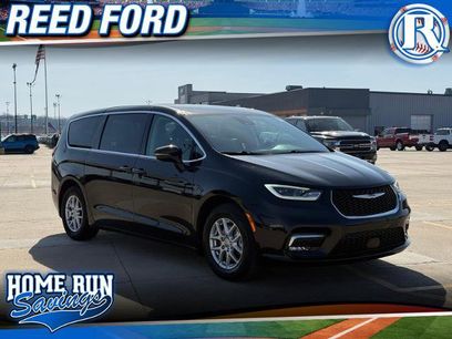 Used 2024 Chrysler Pacifica Touring-L