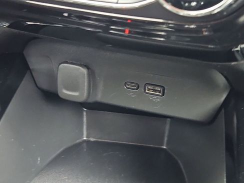 Certified 2025 Chevrolet Trax LT w/ LT Convenience Package image 35