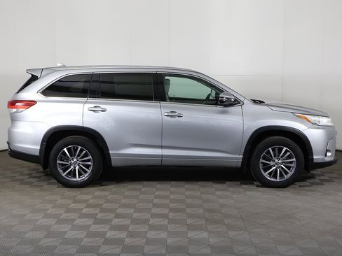 Used 2017 Toyota Highlander XLE image 20