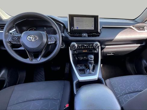 Used 2025 Toyota RAV4 XLE FWD image 16