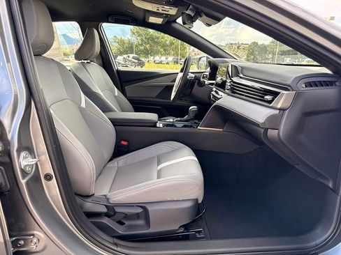 Used 2025 Toyota Camry SE w/ Convenience Package FWD image 32