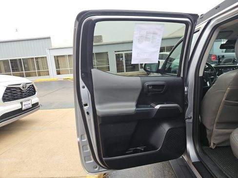 Used 2019 Toyota Tacoma SR5 image 20