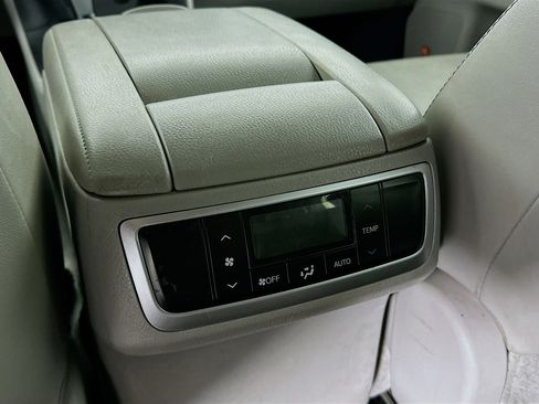 Used 2016 Toyota Highlander Limited image 28