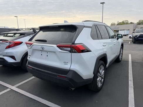 Used 2025 Toyota RAV4 XLE Premium image 5