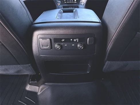 Used 2017 Chevrolet Tahoe LT image 21