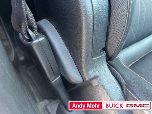 Used 2018 Chevrolet Trax LT w/ LT Convenience Package FWD image 36
