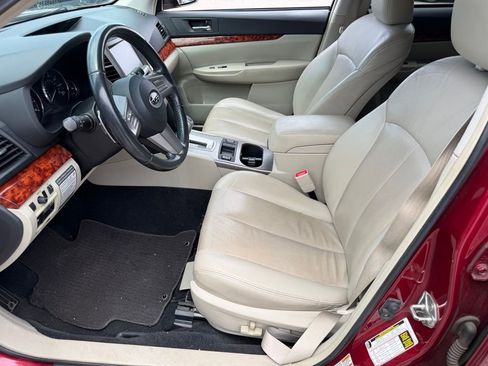 Used 2011 Subaru Outback 3.6R Limited AWD/4WD image 24