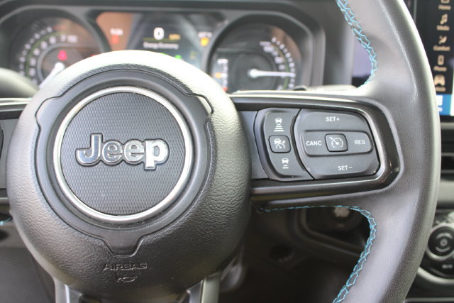 Used 2024 Jeep Wrangler Unlimited Rubicon 4xe AWD/4WD image 17