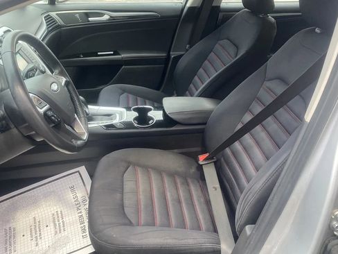 Used 2016 Ford Fusion SE w/ Equipment Group 201A image 10