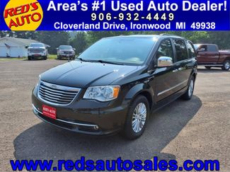 Used 2016 Chrysler Town & Country Touring-L w/ Driver Convenience Group image 1