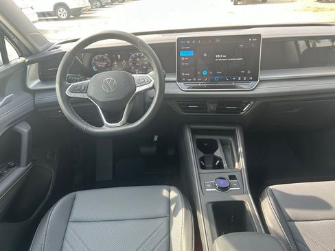 New 2026 Volkswagen Tiguan SE AWD/4WD image 9