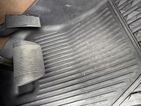 Used 2019 RAM 1500 Laramie image 16