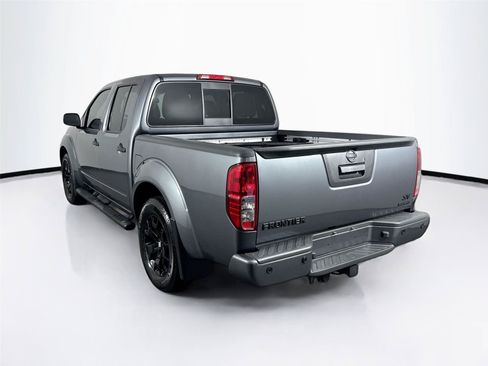 Used 2020 Nissan Frontier SV w/ Midnight Edition Floor Mats RWD image 11