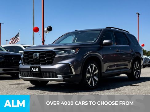 Used 2024 Honda Pilot Touring image 2