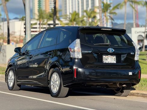Used 2012 Toyota Prius V Two image 3