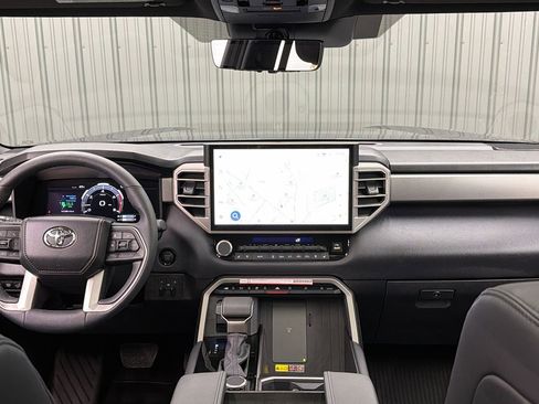Used 2025 Toyota Tundra Limited image 34