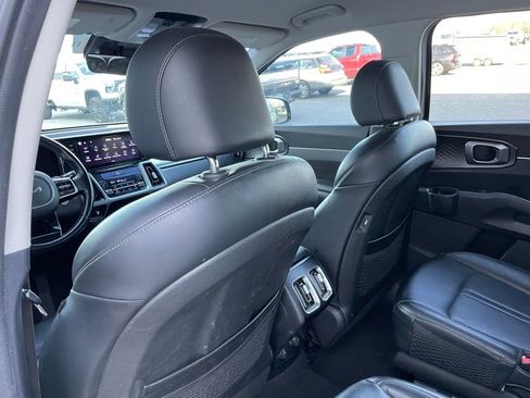 Used 2022 Kia Sorento S image 28