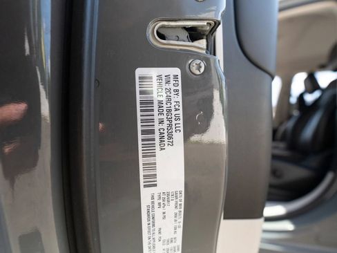 Used 2023 Chrysler Pacifica Touring-L FWD image 44