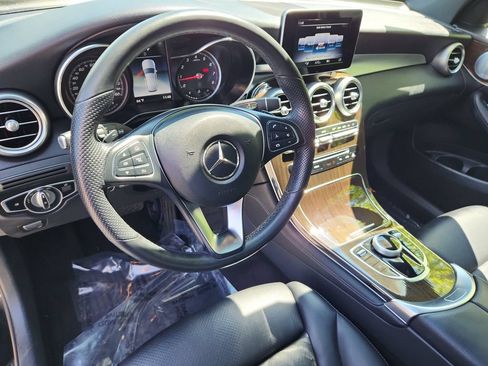 Used 2019 Mercedes-Benz GLC 300 4MATIC image 15