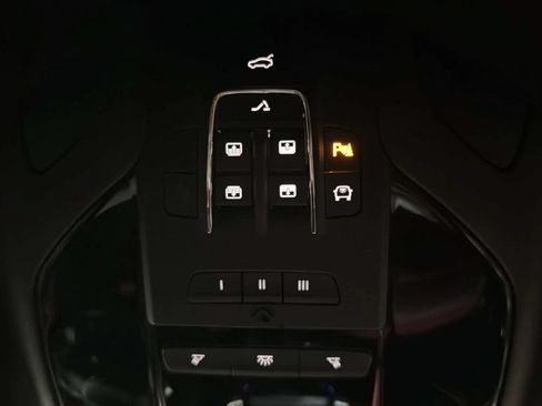 Used 2020 Maserati Levante S GranSport AWD/4WD image 32