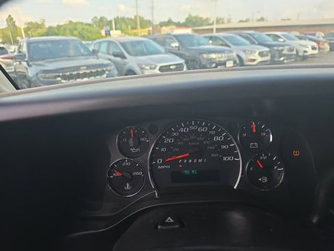 Used 2011 Chevrolet Express 2500 image 18