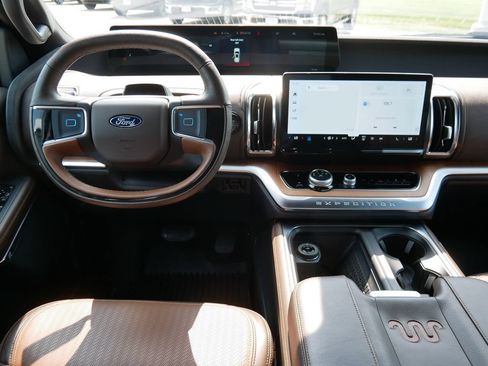 Used 2025 Ford Expedition King Ranch AWD/4WD image 16