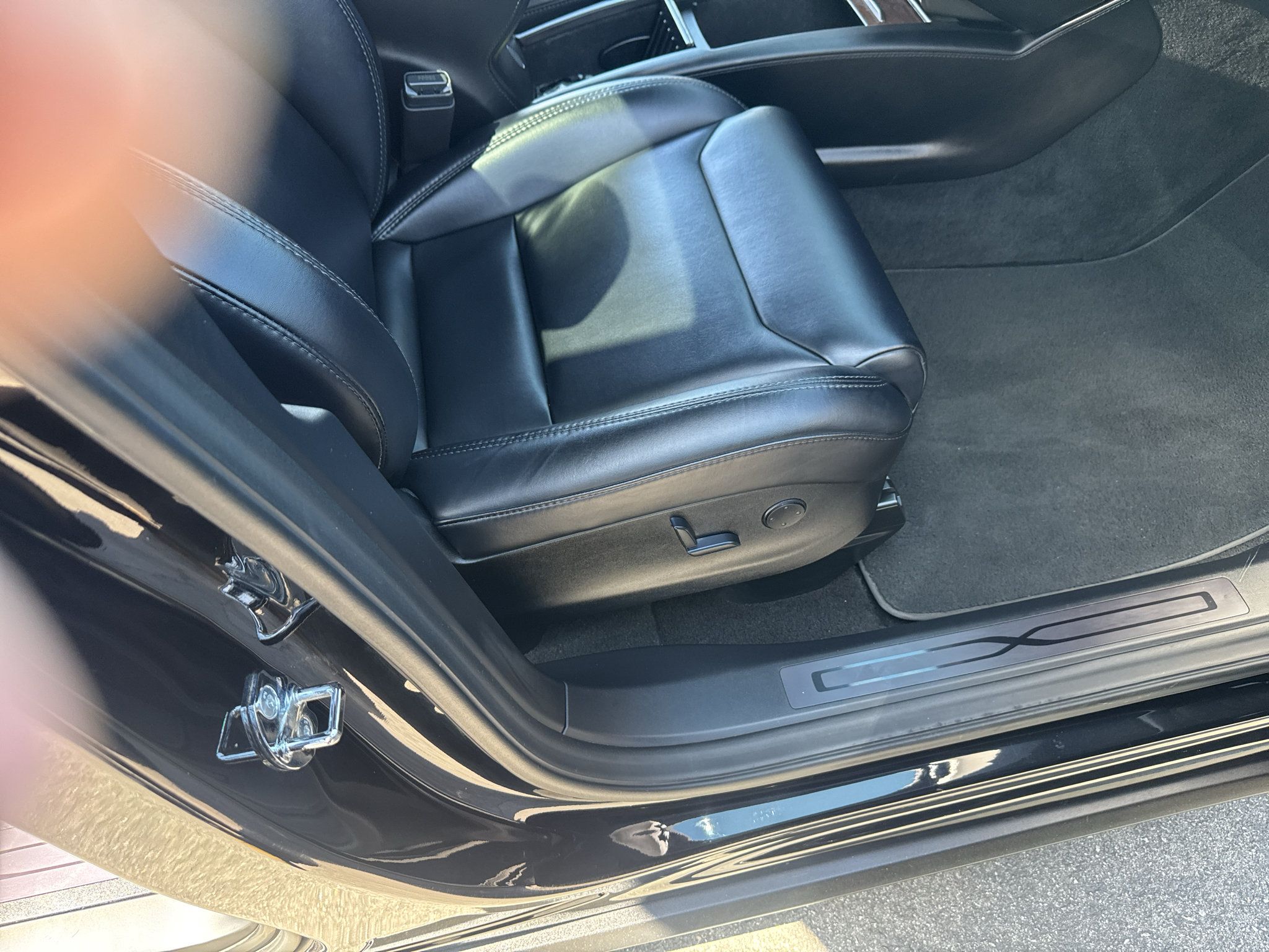 Used 2018 Tesla Model X 100D AWD/4WD image 25